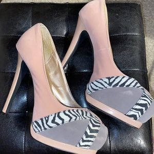 𝅺EUC super sexy platform heels in blush faux suede
